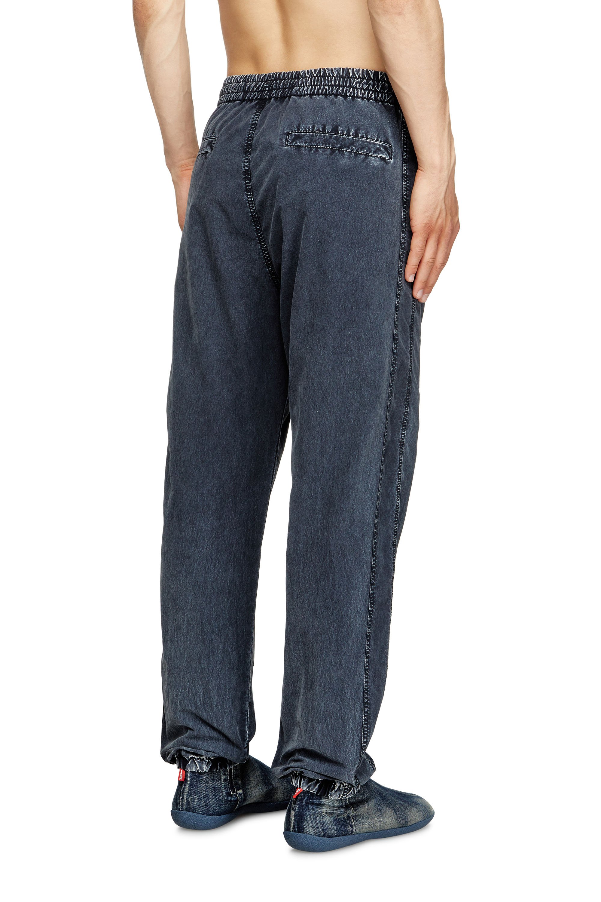 Diesel - P-WILSON, Pantalones en taslan de nailon reciclado Hombre in Azul marino - 3
